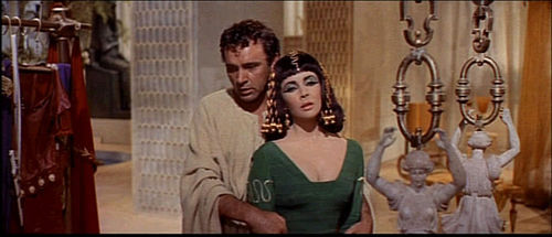 800px-1963_cleopatra_trailer_screenshot_24.jpg